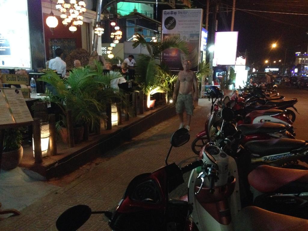 Invito Guesthouse Sihanoukville Extérieur photo